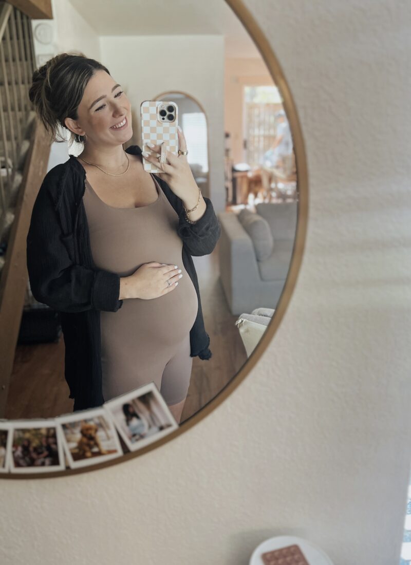 Trendy Maternity Outfits You Need as a Mom to Be!